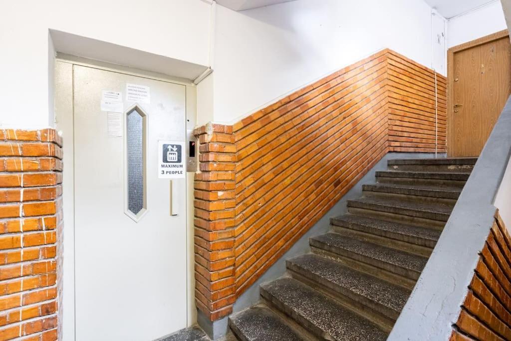 ブカレストStunning Views 2Br Midtown Flat - Charming Balconyアパートメント エクステリア 写真