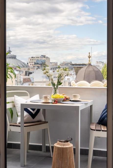 ブカレストStunning Views 2Br Midtown Flat - Charming Balconyアパートメント エクステリア 写真