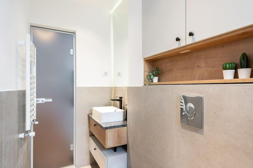 ブカレストStunning Views 2Br Midtown Flat - Charming Balconyアパートメント エクステリア 写真