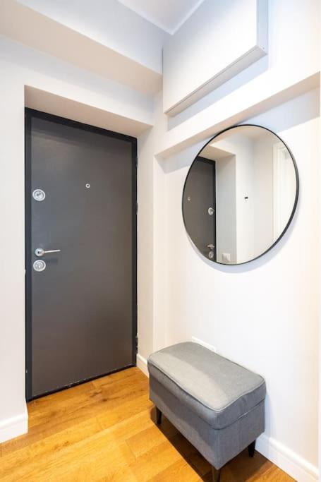 ブカレストStunning Views 2Br Midtown Flat - Charming Balconyアパートメント エクステリア 写真