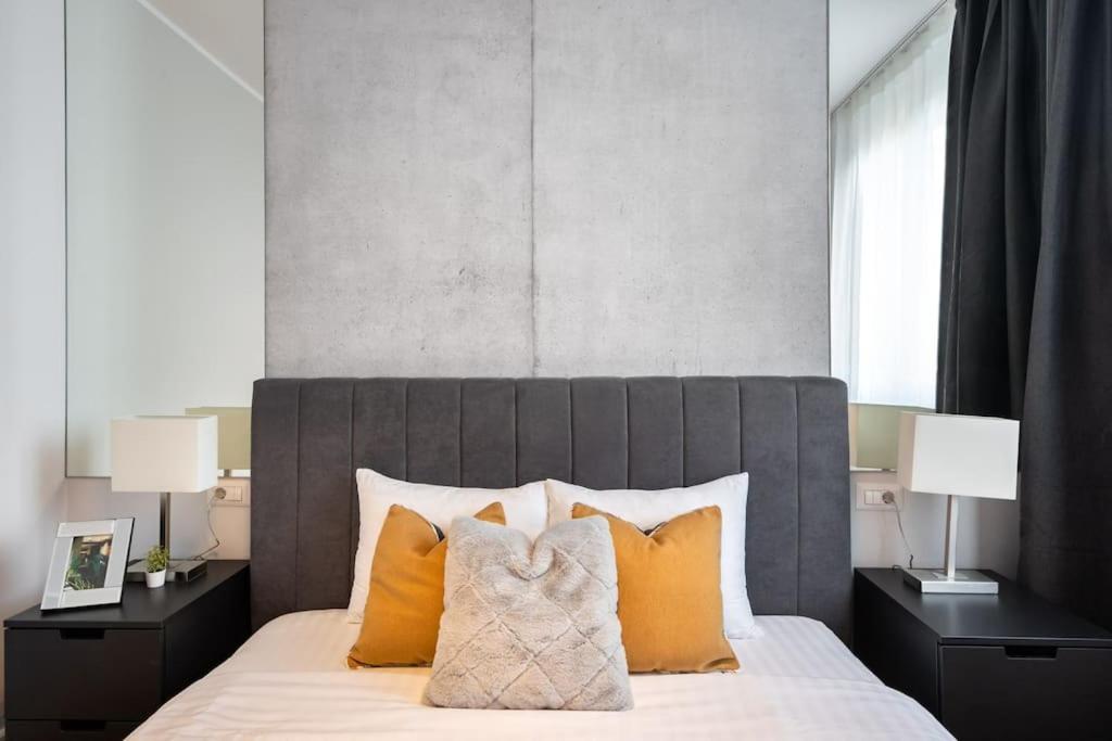 ブカレストStunning Views 2Br Midtown Flat - Charming Balconyアパートメント エクステリア 写真