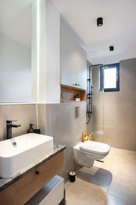ブカレストStunning Views 2Br Midtown Flat - Charming Balconyアパートメント エクステリア 写真